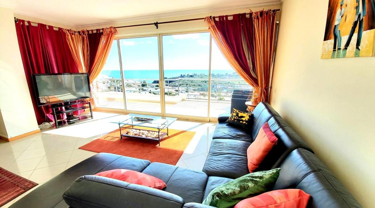 Penthouse With Sea Views Lägenhet Albufeira Exteriör bild