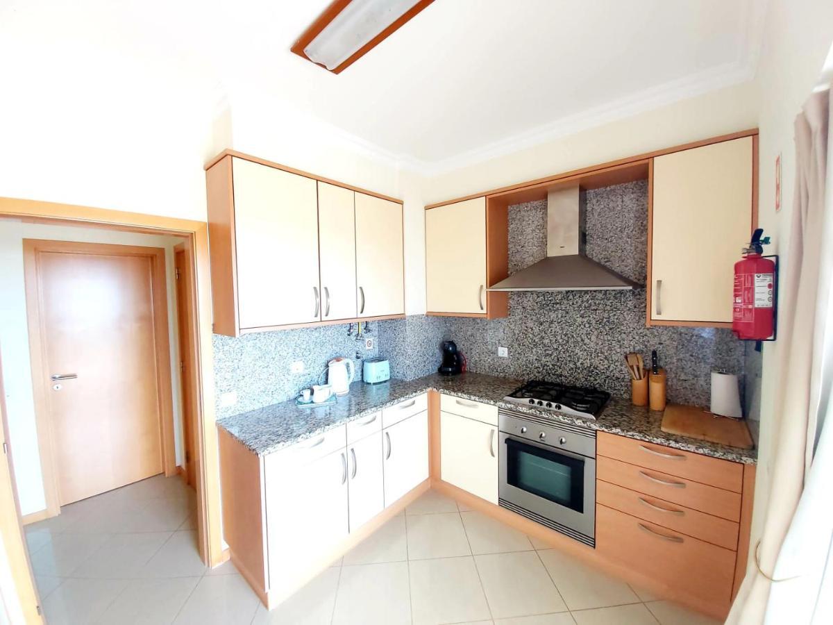 Penthouse With Sea Views Lägenhet Albufeira Exteriör bild