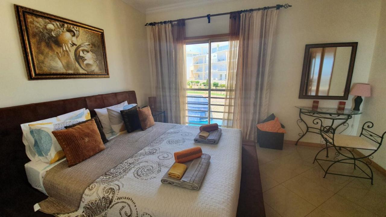 Penthouse With Sea Views Lägenhet Albufeira Exteriör bild